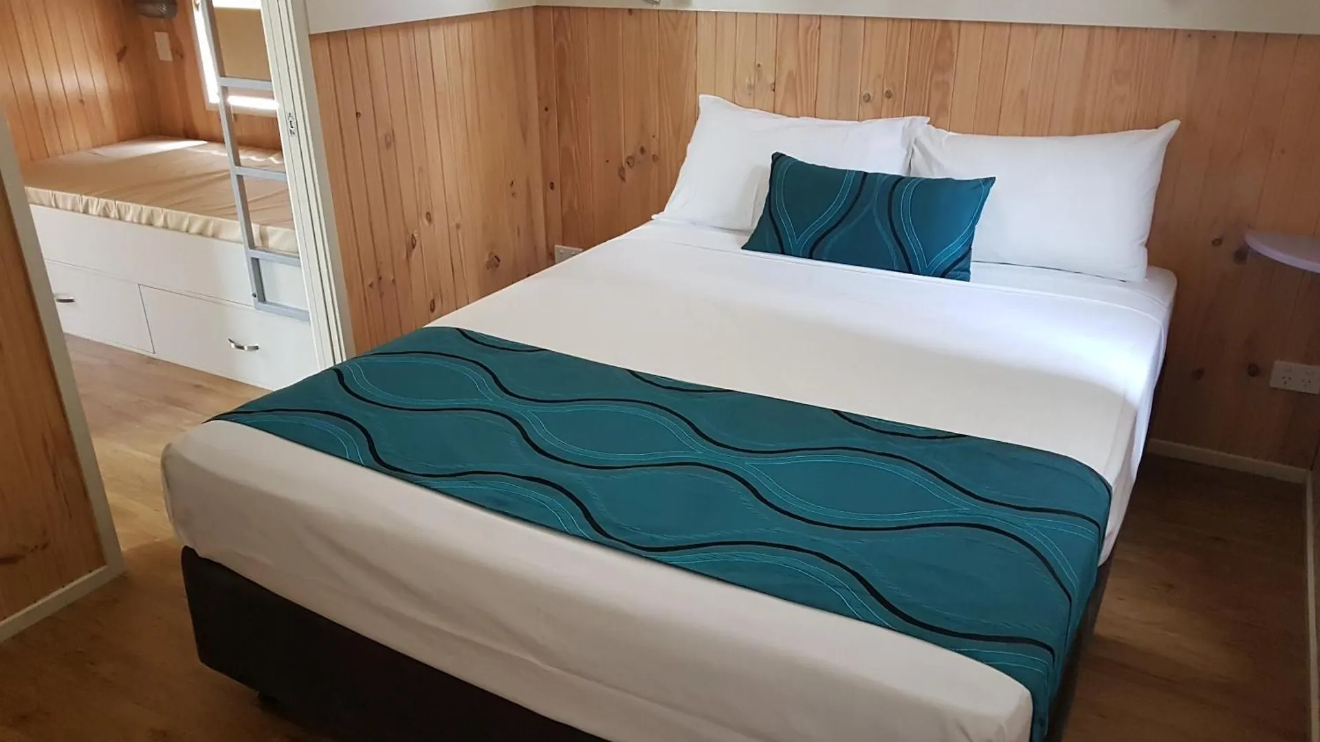 Horseshoe Bay Resort Bowen 4*,